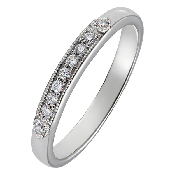Diamond vintage wedding ring with heart motif in platinum