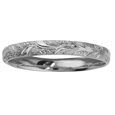 Patterned wedding band with botanical engraving in white gold