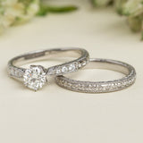 Laurel patterned bridal set in platinum