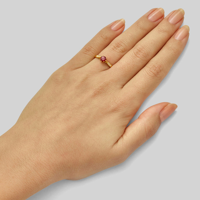 Vintage ruby ring with diamonds in yellow gold
