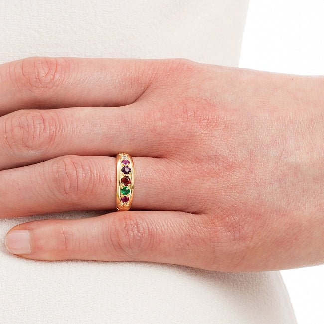 19th century regard ring design on hand