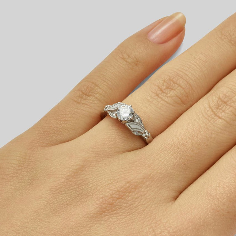 Flower antique style round diamond ring