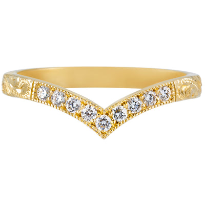Diamond wishbone wedding ring in yellow gold with engraved paisley pattern