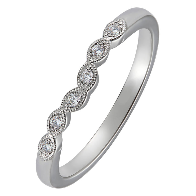 Vintage shaped diamond wedding band in platinum