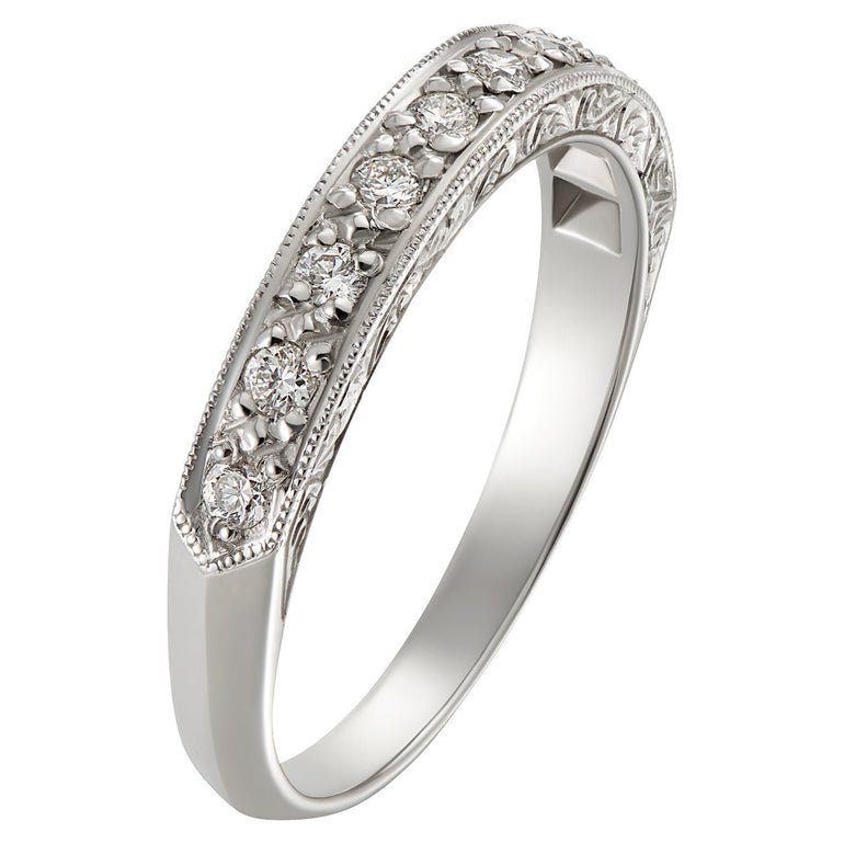 Vintage diamond wedding band engraved with 10 diamonds and milgrain