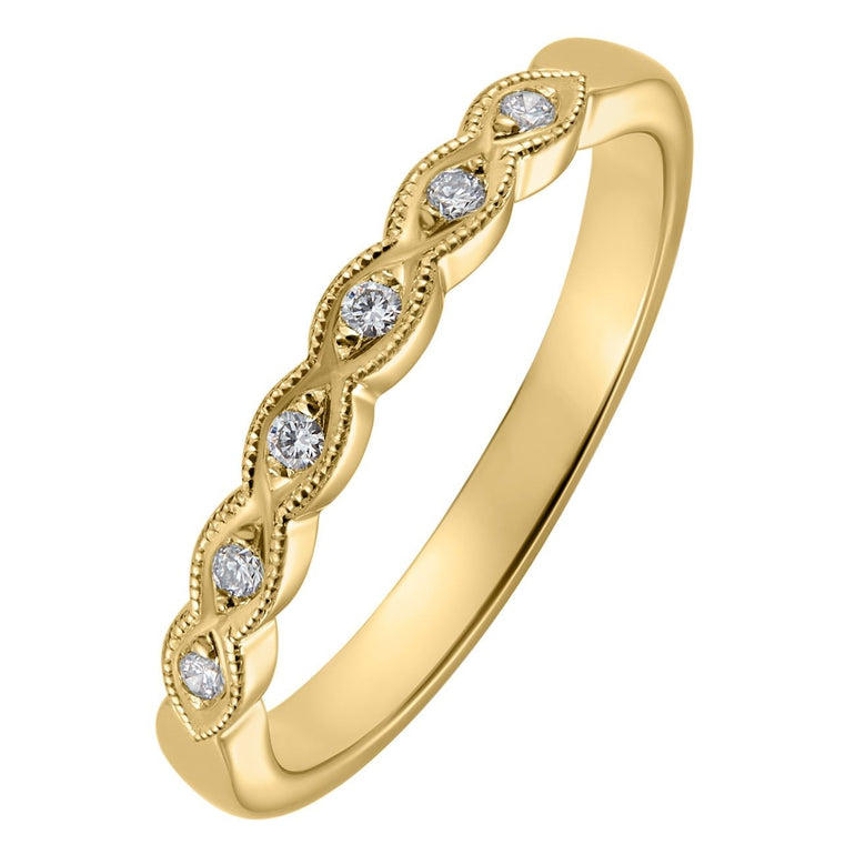 Yellow gold diamond wedding band with scalloped design