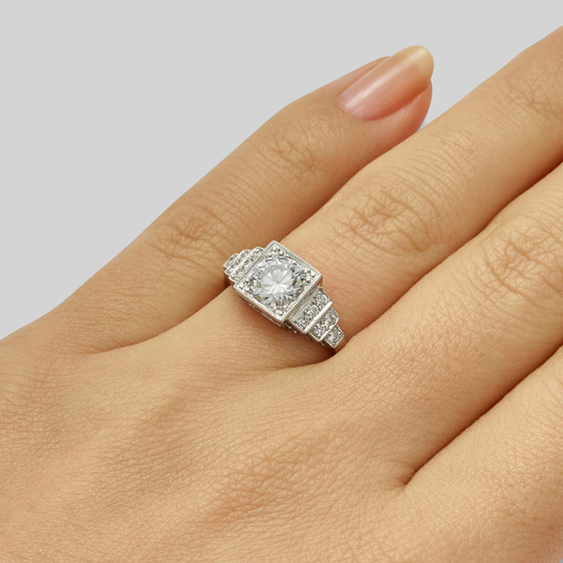 Vintage diamond ring in platinum