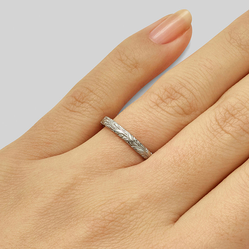 Leaf pattern hand engraved wedding ring