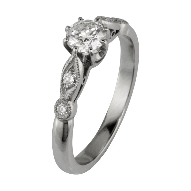 Vintage Engagement Ring with 0.40 Carat Diamond