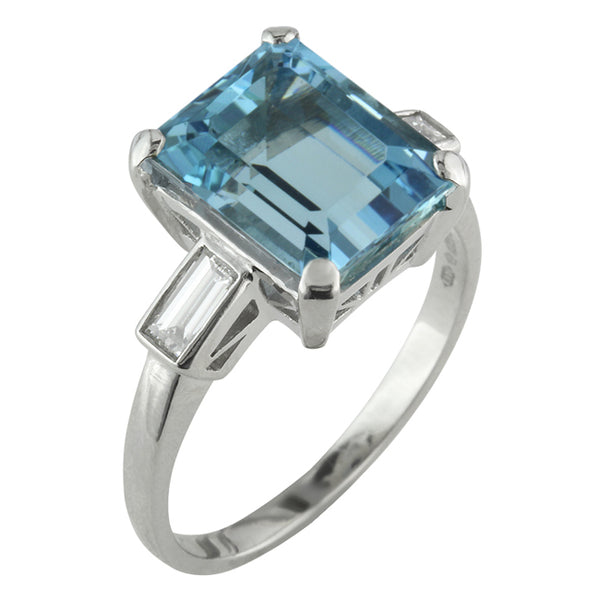 Aquamarine ring with baguette diamonds