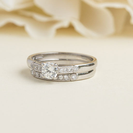 Heart motif diamond wedding ring set