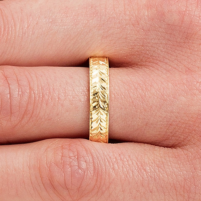 5mm laurel engraved yellow gold wedding ring