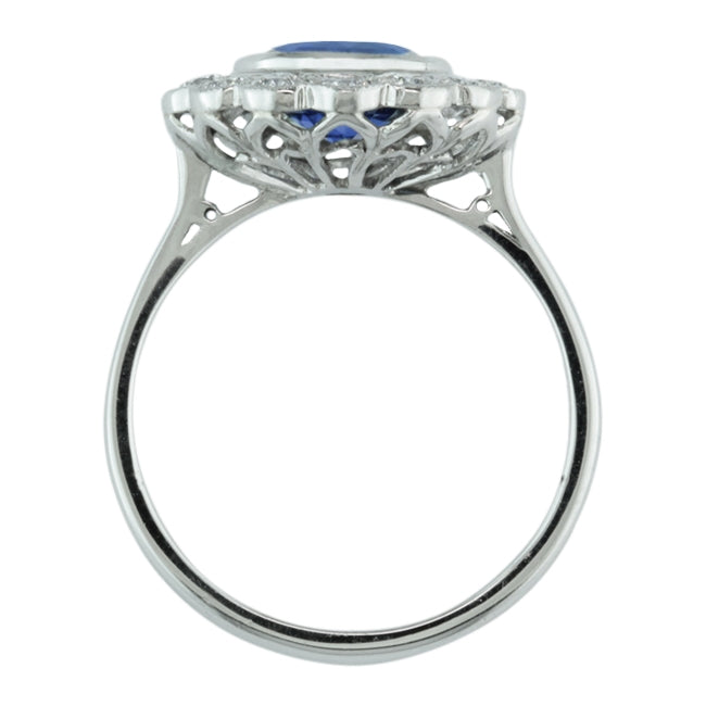 Wedfit sapphire cluster ring in platinum
